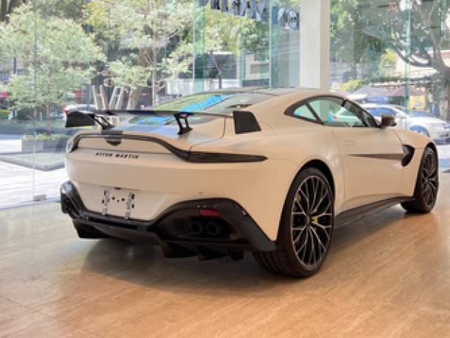 Aston Martin Vantage F1 2023 blanco gasolina $5.300.000