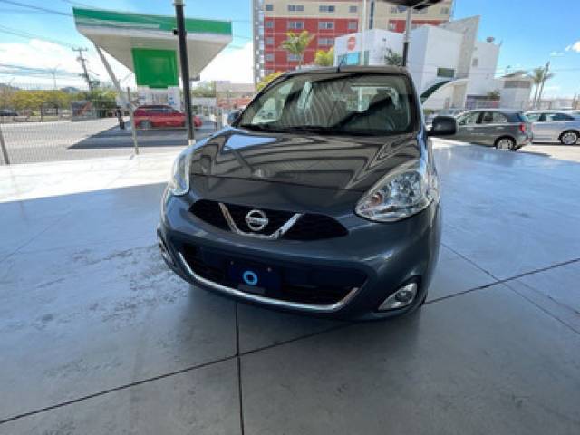 Nissan March 1.6 Advance Mt 2020 gasolina gris oscuro $225.000