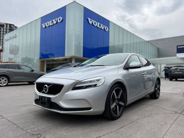Volvo V40 2.0 T4 Sport At 2019 gasolina plateado $415.000