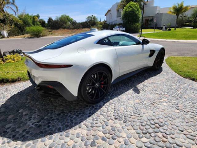 Aston Martin Vantage 4.8 V8 At usado 7.000 kilómetros gasolina Monterrey