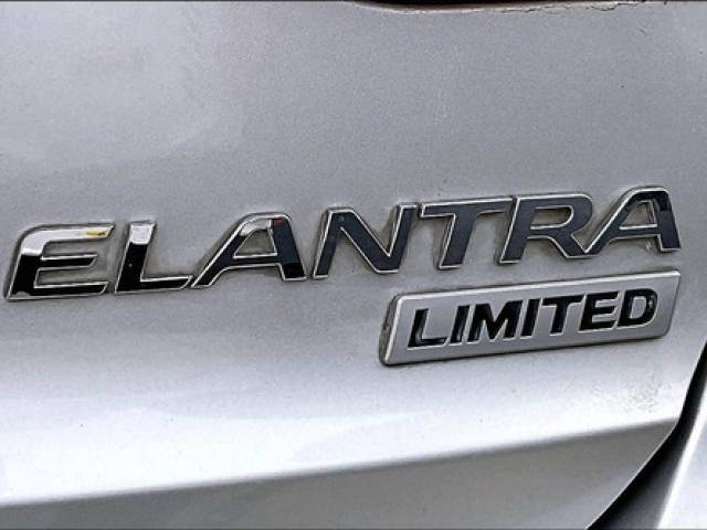 Hyundai Elantra 4 PTS LIMITED TECH, 20L, TA, A/AC AUT, PIEL, XEN 2018 dirección asistida $298.000